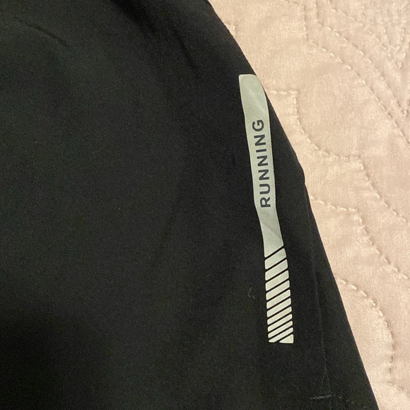 Running shorts - Picture 3 of 4